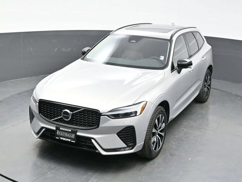 Used 2025 Volvo XC60 B5 Plus AWD/4WD image 32