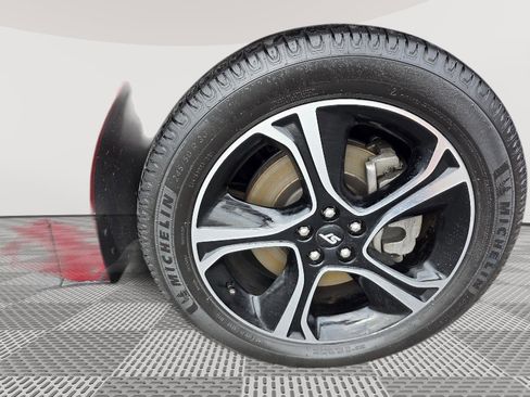 Used 2021 Ford Edge ST image 21