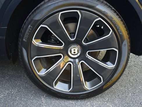 Used 2020 Bentley Bentayga Design Series image 55
