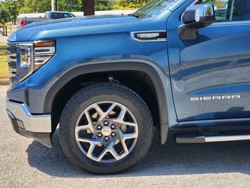Used 2024 GMC Sierra 1500 SLT AWD/4WD image 27