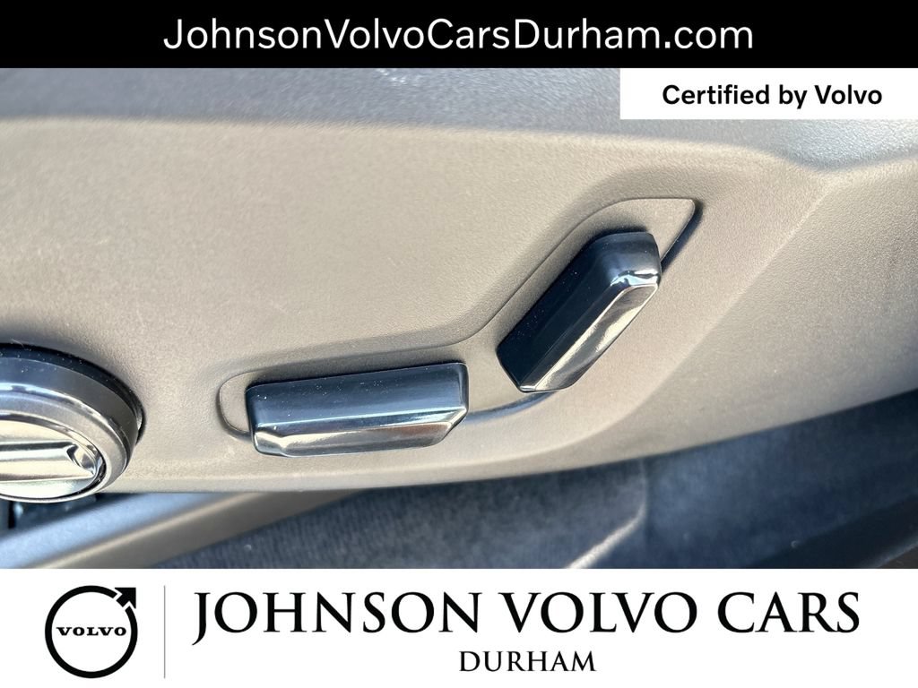 Used 2025 Volvo XC90 B5 Core AWD/4WD image 15