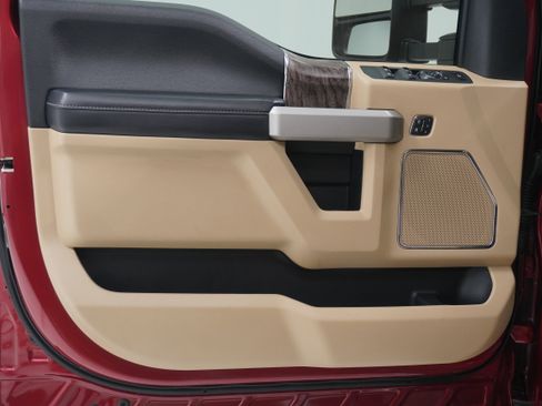 Used 2019 Ford F250 Lariat w/ Lariat Ultimate Package image 14