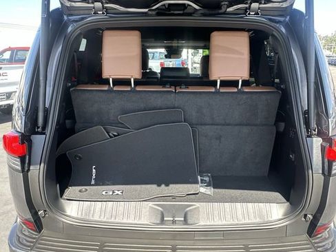 Used 2025 Lexus GX 550 w/ Cold Area Package AWD/4WD image 27