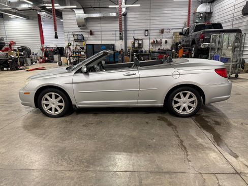 Used 2008 Chrysler Sebring Touring w/ Special Touring Group image 36