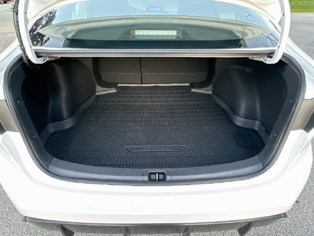 Used 2024 Toyota Corolla SE w/ SE Premium Package FWD image 25