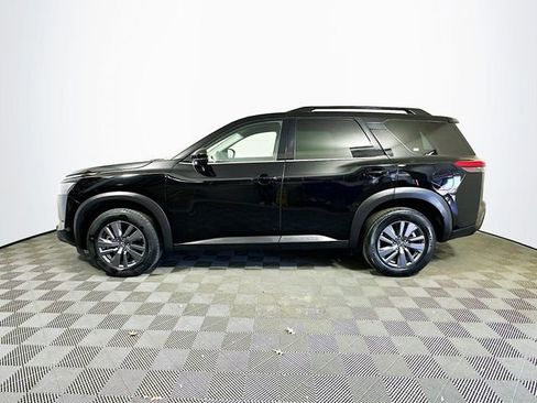 Used 2024 Nissan Pathfinder SV image 5