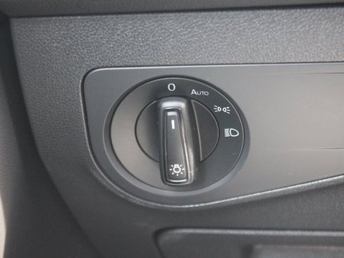 Used 2020 Volkswagen Tiguan S image 15