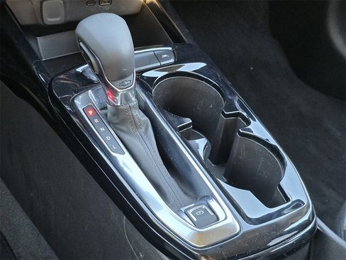 Certified 2025 Chevrolet Trax LT image 24