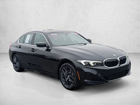 Used 2025 BMW 330i Sedan image 3