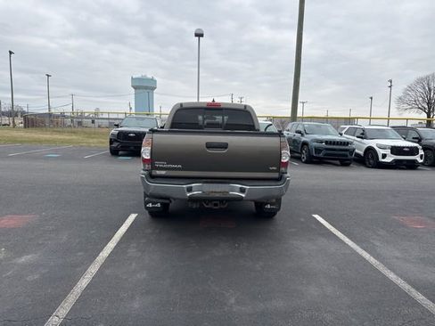 Used 2012 Toyota Tacoma 4x4 Double Cab w/ TRD Off-Road Pkg image 3