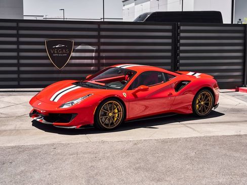 Used 2020 Ferrari 488 Pista Coupe RWD image 5