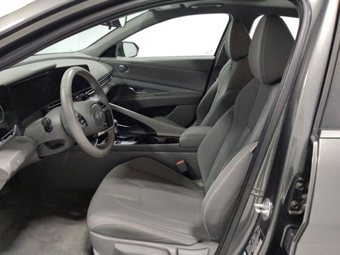 Used 2024 Hyundai Elantra SEL w/ Convenience Package FWD image 17