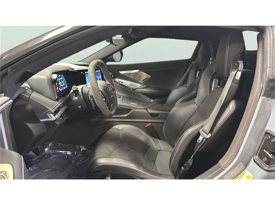 Used 2024 Chevrolet Corvette Stingray Preferred Conv RWD image 17