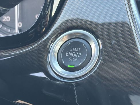 Certified 2025 Cadillac XT6 Sport w/ Platinum Package AWD/4WD image 17