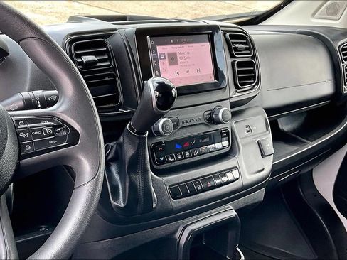 Used 2025 RAM ProMaster 2500 w/ Convenience Group FWD image 7