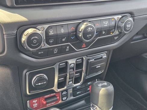 New 2025 Jeep Wrangler Unlimited Rubicon image 16