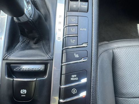 Used 2016 Porsche Macan S AWD/4WD image 41