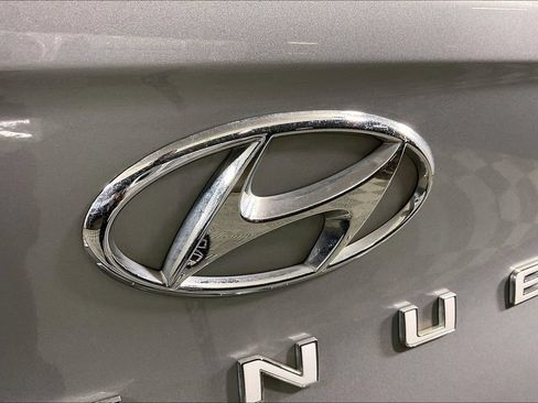 Used 2022 Hyundai Venue SEL FWD image 31