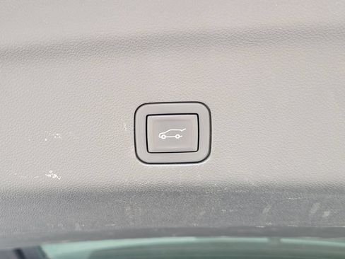 Used 2024 GMC Yukon XL Denali AWD/4WD image 13