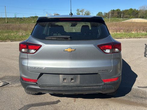 Used 2023 Chevrolet TrailBlazer LS FWD image 4
