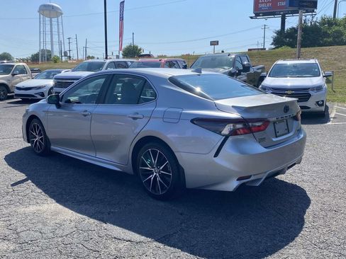 Used 2024 Toyota Camry SE FWD image 4