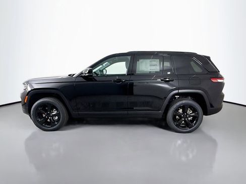 New 2025 Jeep Grand Cherokee Limited w/ Black Appearance Package AWD/4WD image 4