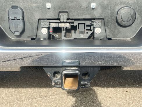 Used 2023 Chevrolet Silverado 1500 LT image 34