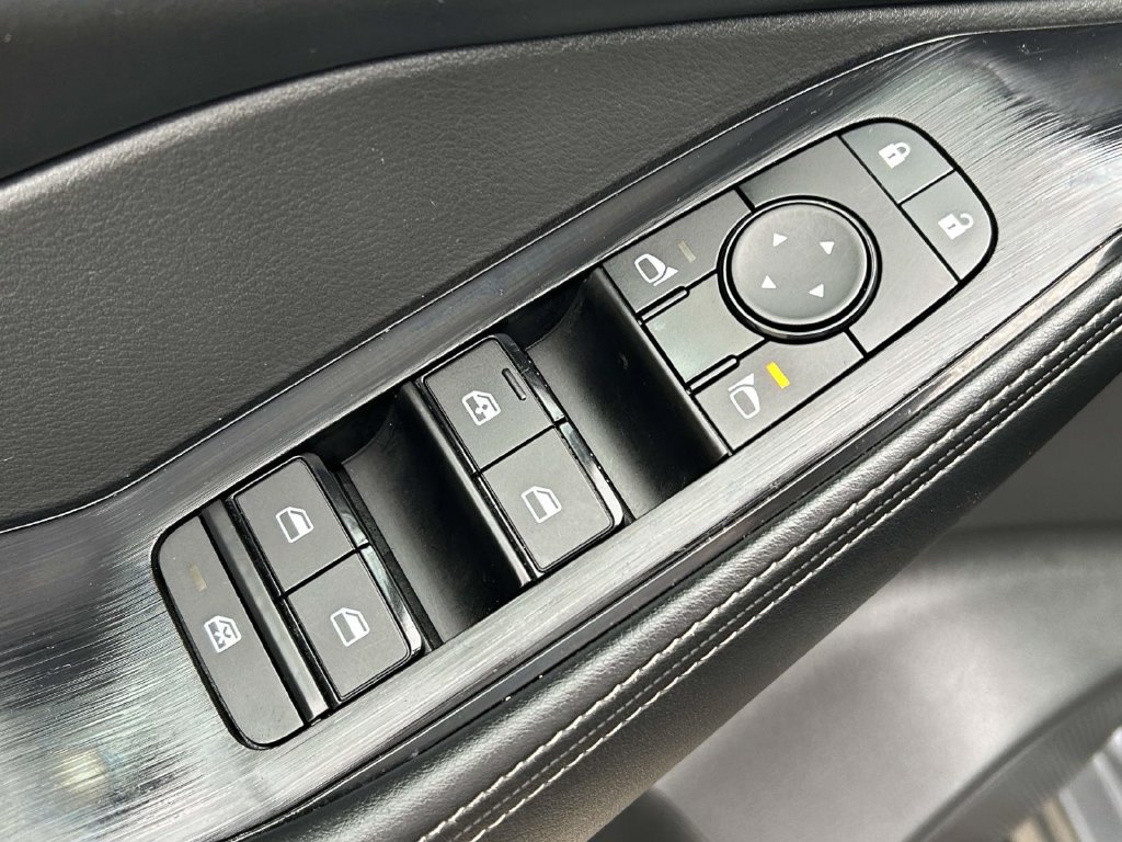 Used 2025 Nissan Rogue SV AWD/4WD image 15