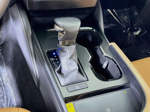 Used 2024 Lexus ES 350 w/ Premium Package FWD image 16