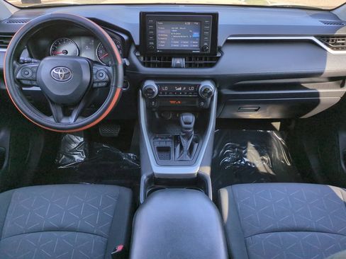 Used 2020 Toyota RAV4 XLE FWD image 15