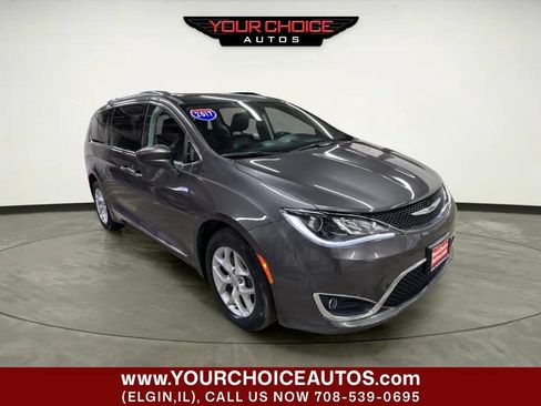 Used 2017 Chrysler Pacifica Touring-L Plus w/ Tire & Wheel Group FWD image 10