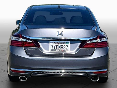 Used 2017 Honda Accord EX-L image 4