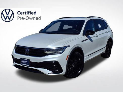 Certified 2022 Volkswagen Tiguan SE R-Line FWD image 1