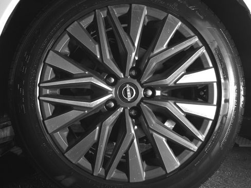 Used 2025 Nissan Altima 2.5 SV image 14