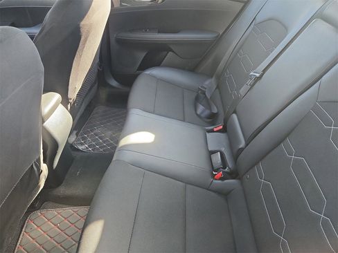 Used 2024 Kia Forte GT-Line image 9