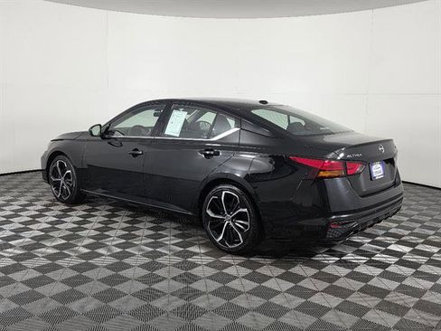 Used 2024 Nissan Altima 2.5 SR FWD image 7