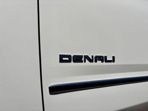 Used 2016 GMC Yukon Denali w/ Open Road Package AWD/4WD image 28