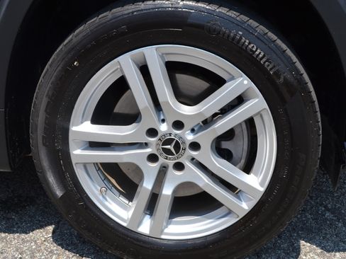 Used 2023 Mercedes-Benz GLB 250 image 47