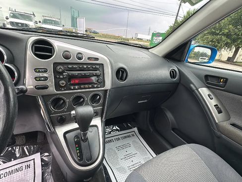 Used 2008 Pontiac Vibe w/ Sport Package FWD image 14