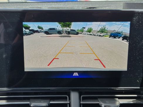 Used 2025 Chevrolet Trax ACTIV w/ Driver Confidence Package FWD image 30