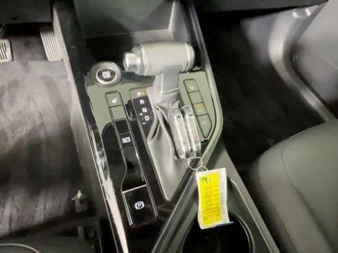 Used 2024 Kia Niro EX FWD image 28
