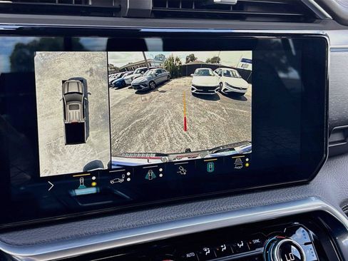 Used 2022 GMC Sierra 1500 Denali AWD/4WD image 16