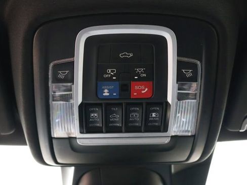 Used 2019 RAM 1500 Laramie image 16