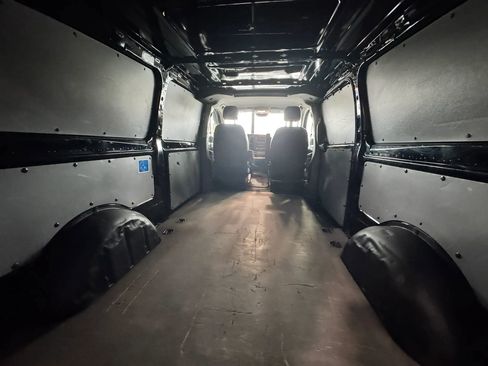 Used 2021 Mercedes-Benz Metris image 15