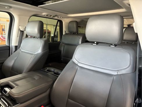 Used 2025 Ford Expedition Active AWD/4WD image 26