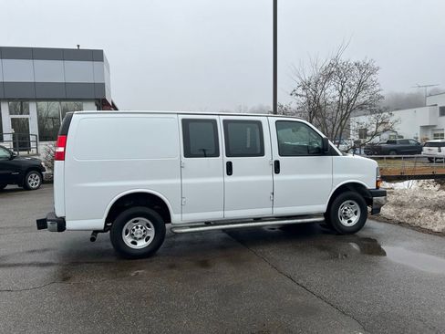 Used 2024 GMC Savana 2500 w/ Driver Convenience Package image 2