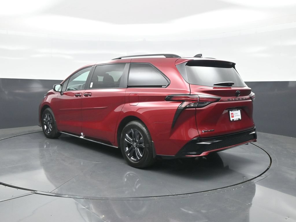 Used 2026 Toyota Sienna XSE AWD/4WD image 5