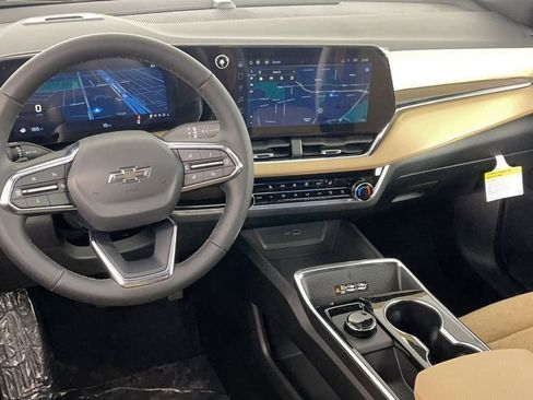 New 2025 Chevrolet Equinox ACTIV image 15