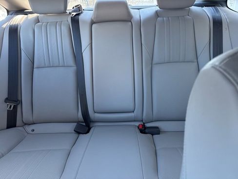 Used 2018 Honda Accord Touring image 5