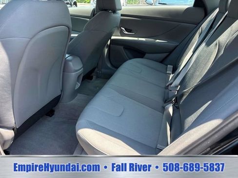Certified 2024 Hyundai Elantra SE FWD image 10